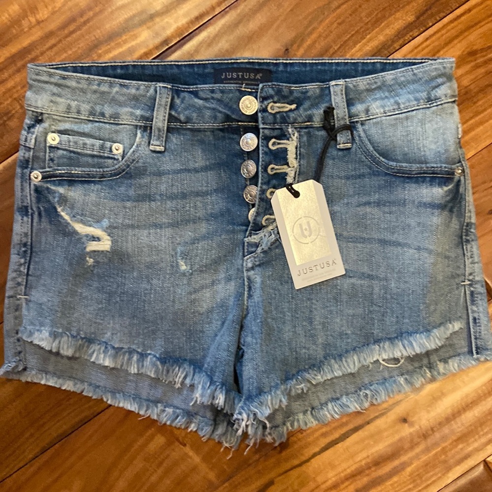 NWT- JustUSA H/R Button Fly Fray Short